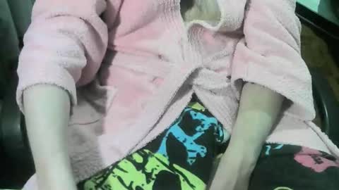 Snapshot of ore_cam chatting on 10-07-25, 12:41 Ore online show from 10-07-25, 12:41