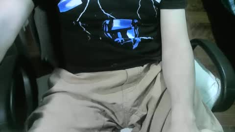 Snapshot of ore_cam chatting on 10-22-25, 06:24 Ore online show from 10-22-25, 06:24