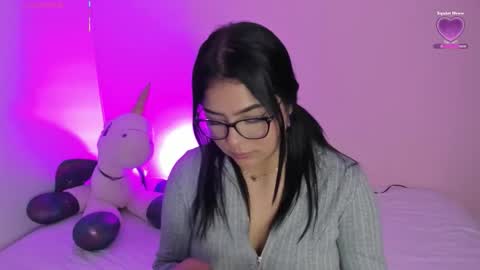 Miss Guzman  online show from 10-23-25, 11:46