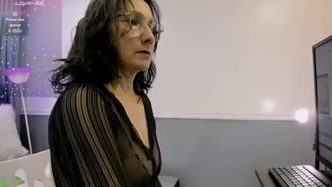 Oriana  online show from 10-28-25, 10:30