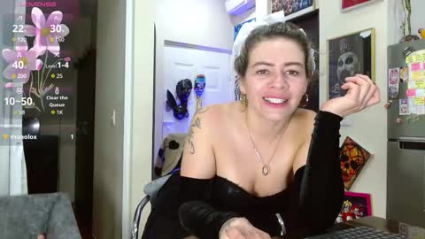Snapshot of oriana_thomson2 chatting on 09-17-25, 03:30 Oriana online show from 09-17-25, 03:30