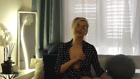 Snapshot of orianawade chatting on 08-06-26, 05:42 orianawade online show from 08-06-26, 05:42