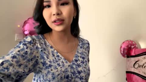 Angel online show from 10-11-25, 11:03