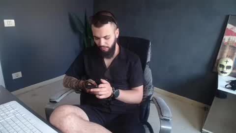 Snapshot of oscarwills chatting on 07-03-26, 04:30 OscarWills online show from 07-03-26, 04:30