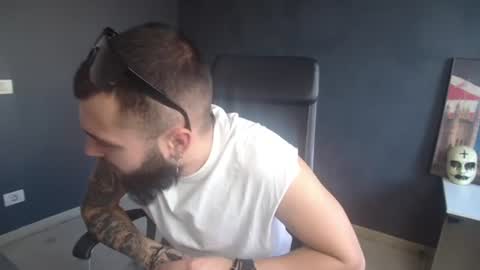 Snapshot of oscarwills chatting on 07-19-26, 04:27 OscarWills online show from 07-19-26, 04:27