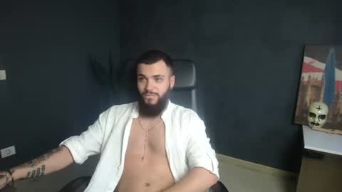 Snapshot of oscarwills chatting on 07-28-26, 03:24 OscarWills online show from 07-28-26, 03:24