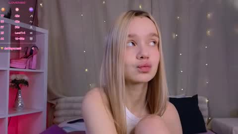 Heidi  online show from 03-09-25, 02:21