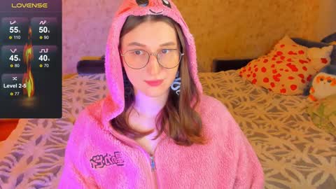 Snapshot of oskar_fucker chatting on 12-04-24, 11:24 Leliana online show from 12-04-24, 11:24