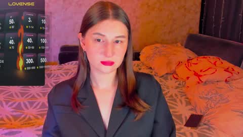 Snapshot of oskar_fucker chatting on 01-27-25, 09:34 Leliana online show from 01-27-25, 09:34