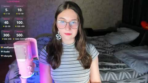 Snapshot of oskar_fucker chatting on 09-21-25, 03:41 Leliana online show from 09-21-25, 03:41