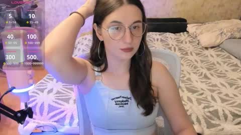 Snapshot of oskar_fucker chatting on 10-30-25, 02:46 Leliana online show from 10-30-25, 02:46