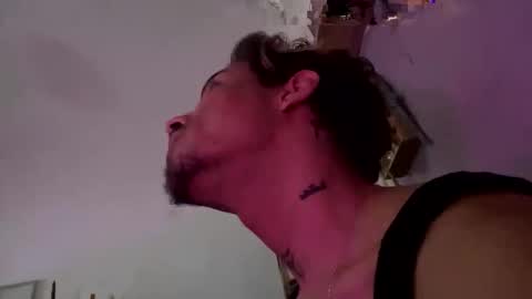 osmany0951 online show from 10-02-25, 11:39