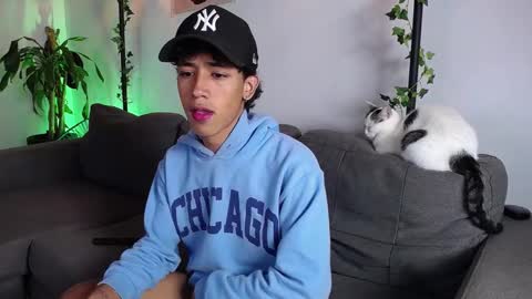 Snapshot of ostin_18hot chatting on 12-13-24, 01:26 ostin 18hot online show from 12-13-24, 01:26