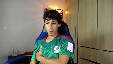 Snapshot of ostin_18hot chatting on 12-19-24, 12:45 ostin 18hot online show from 12-19-24, 12:45