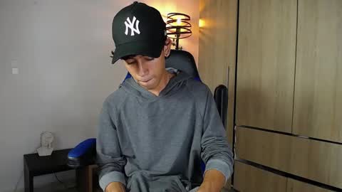 Snapshot of ostin_18hot chatting on 12-21-24, 07:38 ostin 18hot online show from 12-21-24, 07:38