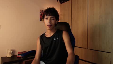 Snapshot of ostin_18hot chatting on 01-03-25, 09:26 ostin 18hot online show from 01-03-25, 09:26