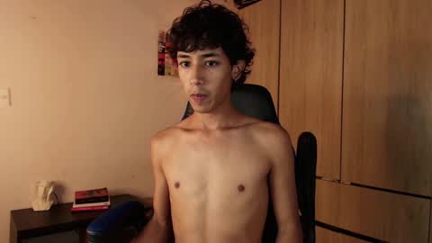 Snapshot of ostin_18hot chatting on 01-04-25, 12:27 ostin 18hot online show from 01-04-25, 12:27