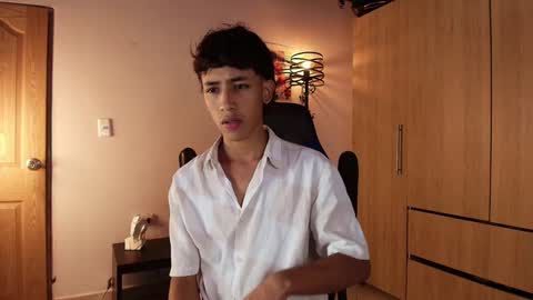 Snapshot of ostin_18hot chatting on 01-10-25, 02:04 ostin 18hot online show from 01-10-25, 02:04