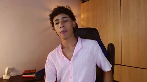 Snapshot of ostin_18hot chatting on 01-14-25, 02:19 ostin 18hot online show from 01-14-25, 02:19