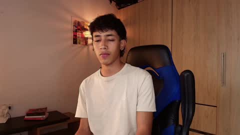 Snapshot of ostin_18hot chatting on 01-23-25, 02:02 ostin 18hot online show from 01-23-25, 02:02