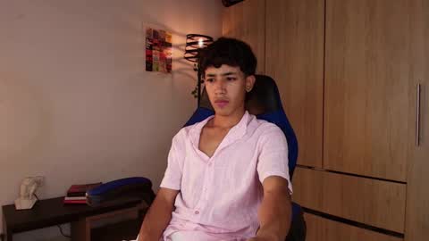 Snapshot of ostin_18hot chatting on 01-23-25, 10:54 ostin 18hot online show from 01-23-25, 10:54