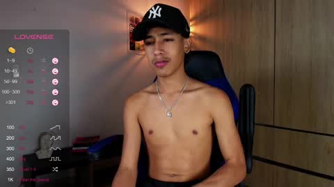 Snapshot of ostin_18hot chatting on 02-08-25, 01:43 ostin 18hot online show from 02-08-25, 01:43