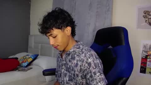 Snapshot of ostin_18hot chatting on 09-11-25, 12:33 ostin 18hot online show from 09-11-25, 12:33