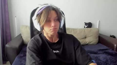 Snapshot of ostin_meoww chatting on 11-15-25, 07:27 Ostin online show from 11-15-25, 07:27