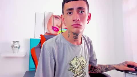 Snapshot of ostinmills chatting on 12-17-24, 05:36 Ostin baby online show from 12-17-24, 05:36