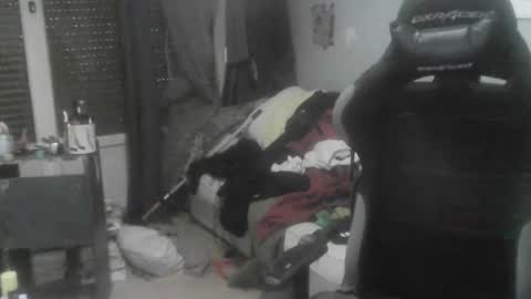 ouinnybis195625 online show from 12-24-24, 08:55