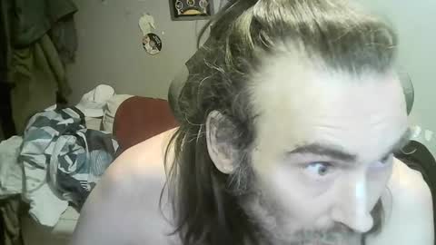 ouinnybis195625 online show from 12-19-25, 06:20