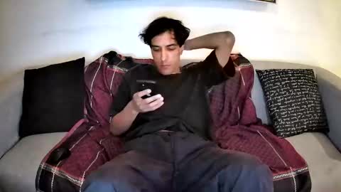 Snapshot of outtamatik chatting on 12-30-24, 03:47 G online show from 12-30-24, 03:47