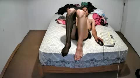 Snapshot of outtamatik chatting on 03-11-25, 12:54 G online show from 03-11-25, 12:54