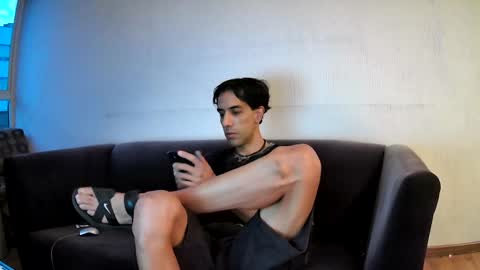 Snapshot of outtamatik chatting on 09-09-25, 12:54 G online show from 09-09-25, 12:54