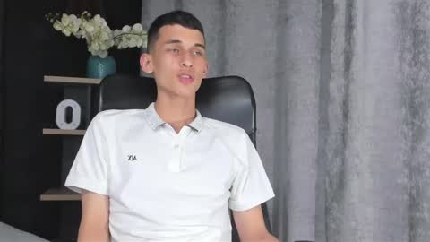 owen_stone1 online show from 02-25-25, 05:41