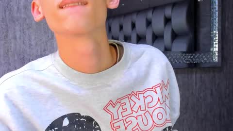 owen_stone1 online show from 03-08-25, 11:37