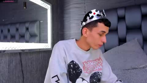 owen_stone1 online show from 03-08-25, 02:40