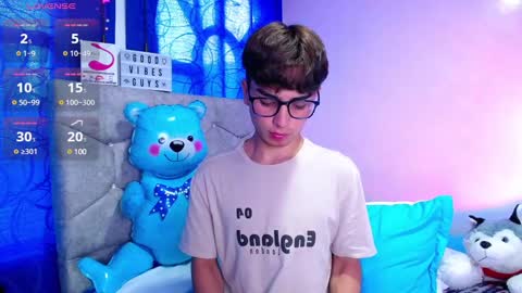 Owen  Independent model  online show from 12-04-24, 09:13