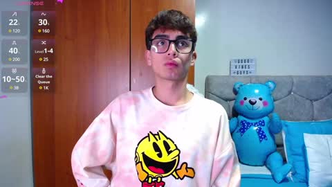 Owen  Independent model  online show from 01-17-25, 12:10