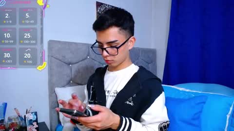 Owen  Independent model  online show from 11-07-25, 03:28