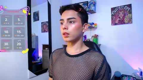 Owen  Independent model  online show from 03-21-26, 11:04