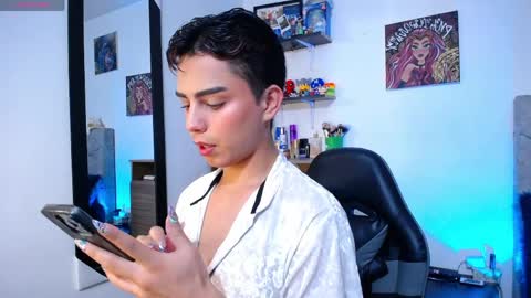 Owen  Independent model  online show from 03-22-26, 09:34