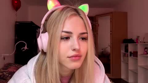 Eva online show from 03-02-26, 07:15