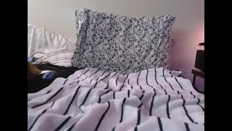 Snapshot of p_guin12345 chatting on 03-05-25, 02:56 p guin12345 online show from 03-05-25, 02:56