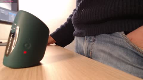 Snapshot of p_lovar chatting on 12-29-24, 05:12 Pierre online show from 12-29-24, 05:12