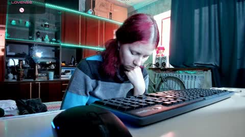 Ella online show from 02-01-25, 01:09