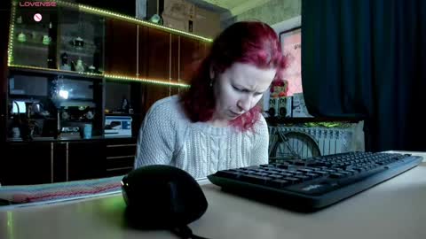 Ella online show from 02-06-25, 01:10