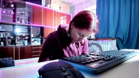 Ella online show from 02-07-25, 08:22