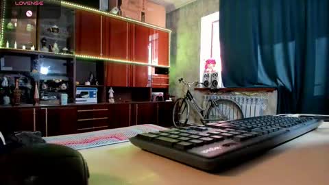 Ella online show from 02-17-25, 12:16