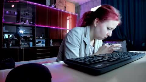 Ella online show from 03-05-25, 11:38